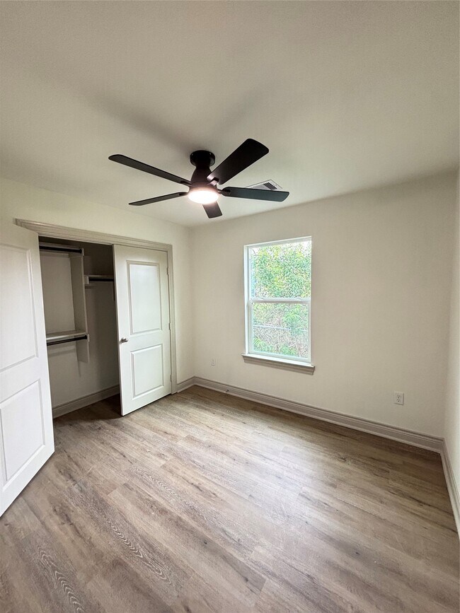 Photo - 2622 Rosalee St