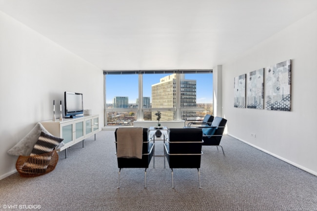 Photo - 2400 N Lakeview Ave Unidad 1606