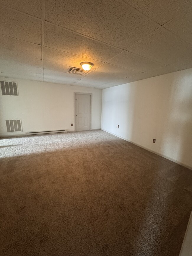Photo - 643 S Wood St