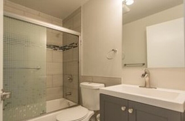 Photo - 1719 Marine St Unidad B