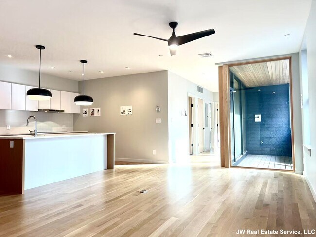 Photo - 145 Willow St Unit 2