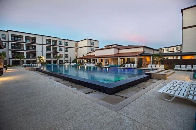 Photo - 6305 N President George Bush Hwy Unidad b1