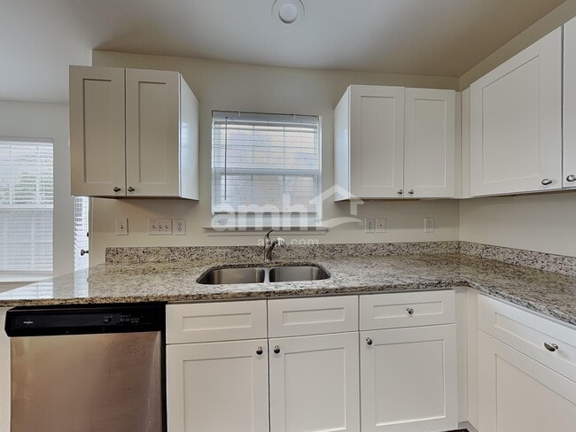 Photo - 1568 Pebble Ridge Dr