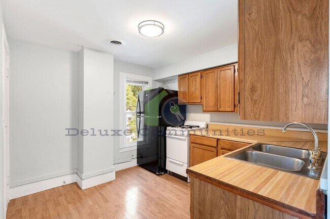 Photo - 1021 Broadway Ave NW Unit 1