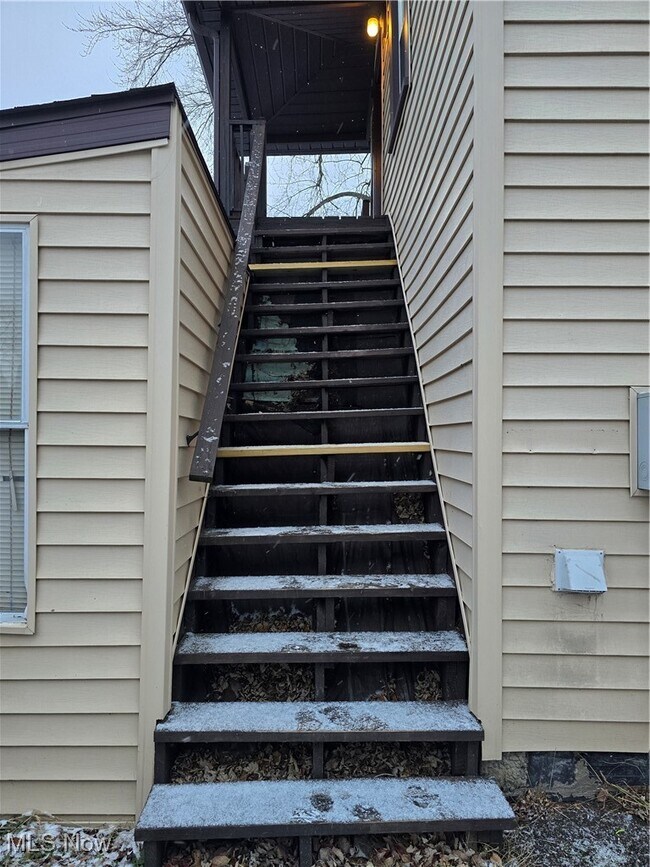 Photo - 122 4th St NE