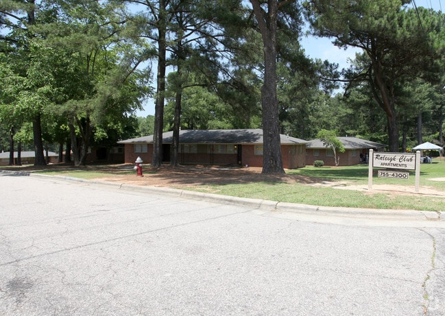 Photo - Raleigh Club Apartments