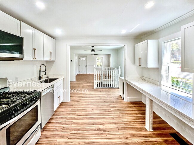 Photo - 1391 N Druid Hills Rd