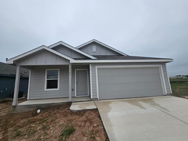 Photo - 2329 Silvercloud Dr