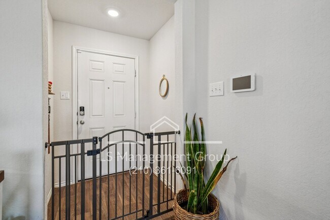 Photo - 8215 Blue Canal