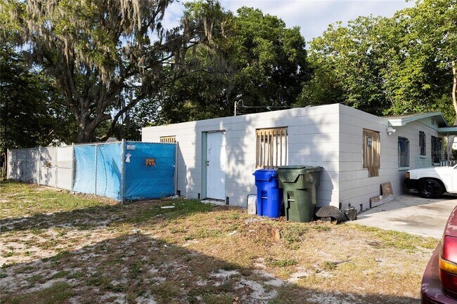 Photo - 1231 Herschell St