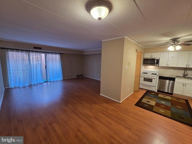 Photo - 809 Red Lion Rd Unit B34