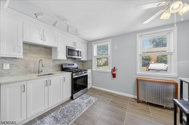 Building Photo - 513 Brooklawn Ave Unit B-1