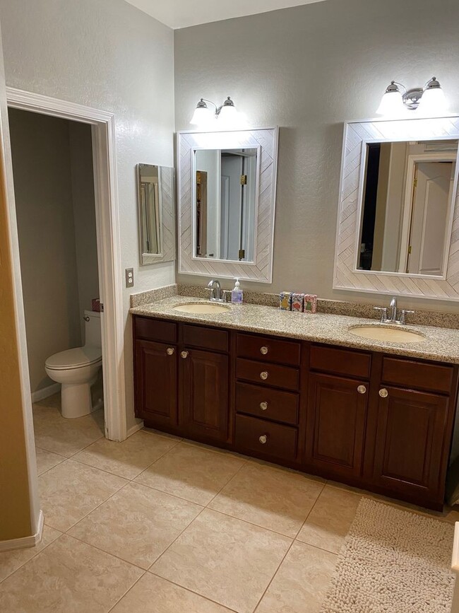 Photo - Upgraded and Spacious 5 Bed/3 Bath in Northwest Phoenix