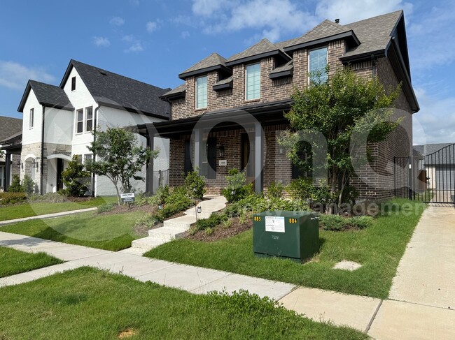 Building Photo - 1840 Rosedale Ave