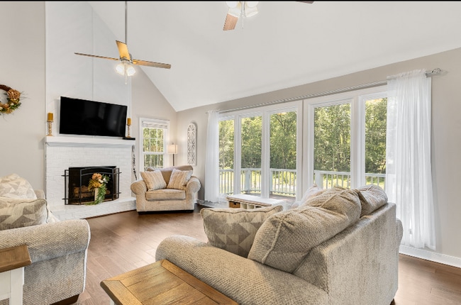 Photo - 6825 Fieldwood Rd