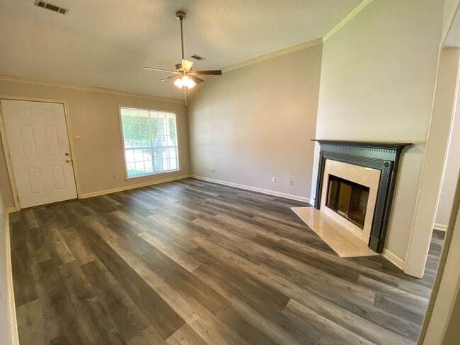Photo - 3 bed, 2 bath in Lakeland near Stonebridge...