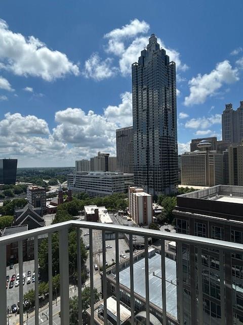 Photo - 400 W Peachtree St NW Unidad 2206 Rental