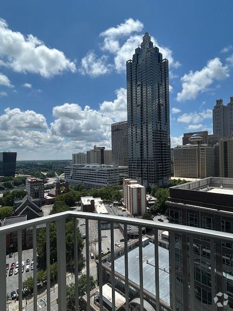 Building Photo - 400 W Peachtree St NW Unit 2206 Rental
