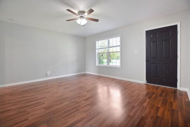 Photo - Pet Friendly Three Bedroom!