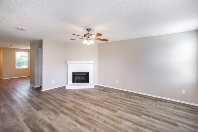 Photo - 1824 Lariat Dr