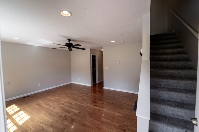 Photo - 97 Taylor Rae