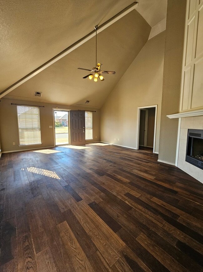 Photo - (3) Bed or (2)Bed + Bonus Room/(2.5) Bath in Moore Avail NOW! Pets Negotiable!