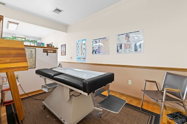Photo - 1628 W Genesee St