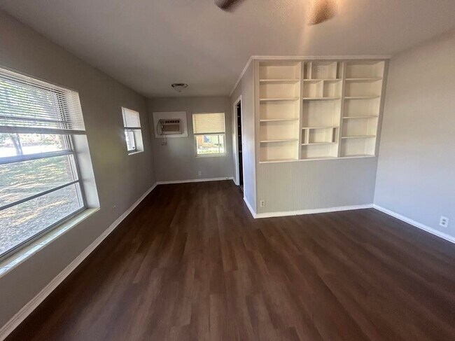 Photo - 2619 Mission Rd