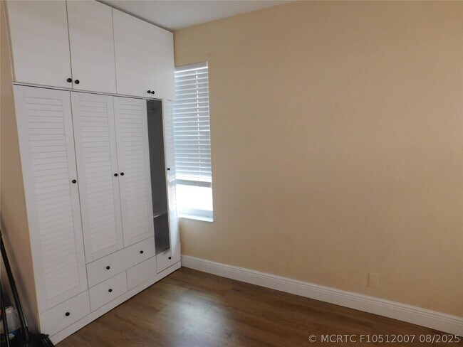 836 SW 80th Ave