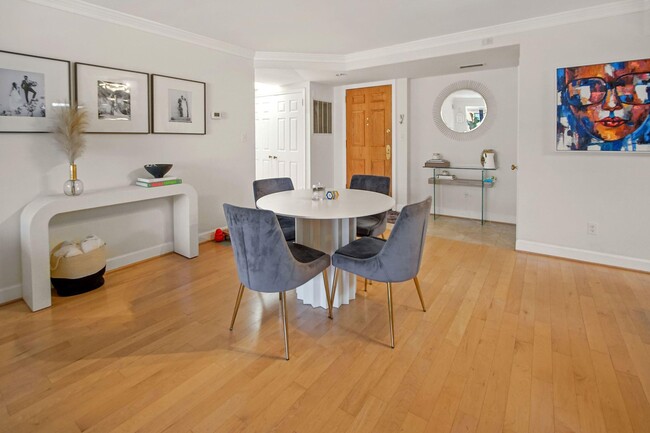 Photo - 1080 Wisconsin Ave NW