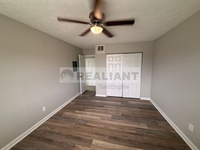 Photo - 2082 Fairmont Ct Unit 5