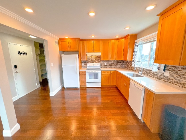 Photo - 12 Linden Ave Unit D