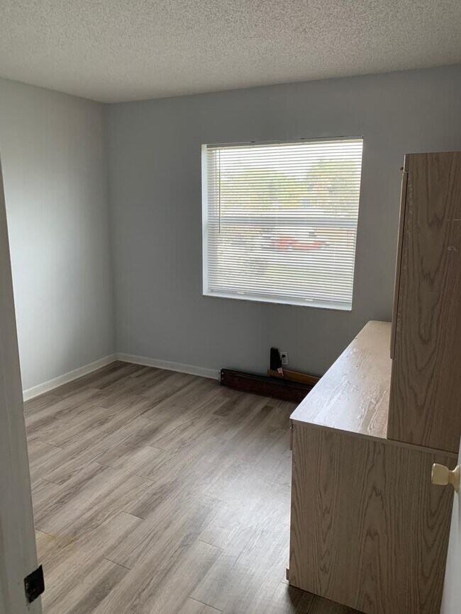 Photo - 406 Lakeside Dr Unit 208