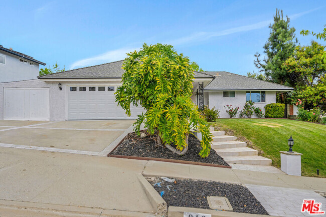Building Photo - 816 Boxthorn Ave Rental