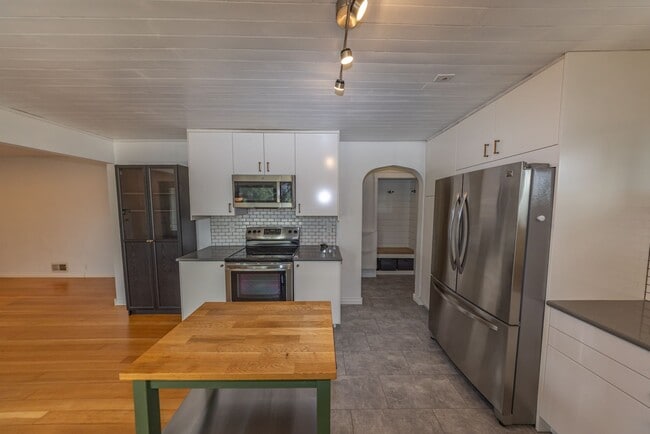 Photo - 225 7th St