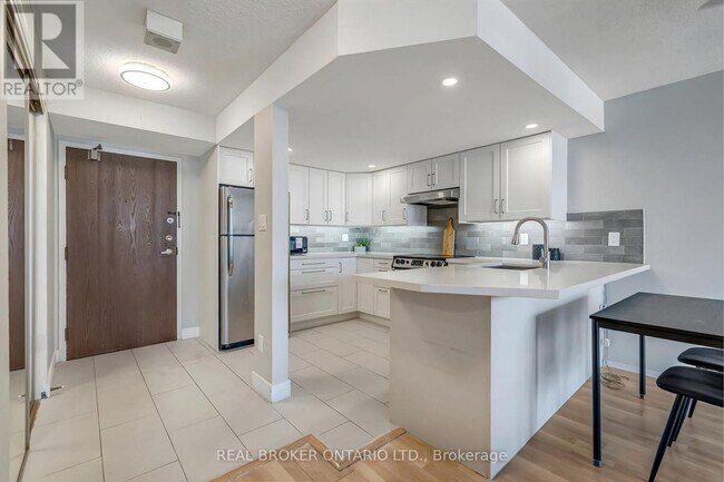 Photo - 25 Agnes St Unit 903