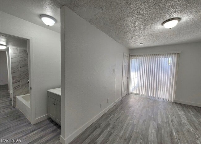 Photo - 740 N 11th St