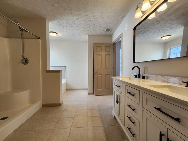 Photo - 424 Village Bluff Dr