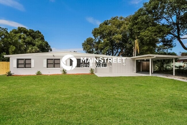 Building Photo - 4 Bedroom Pet-Friendly Home in ORLANDO, FL with Main Street Renewal