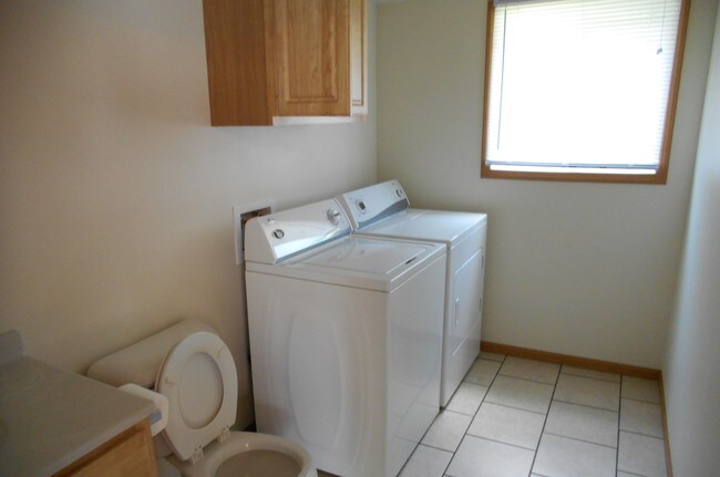 Photo - 307 W 21st St