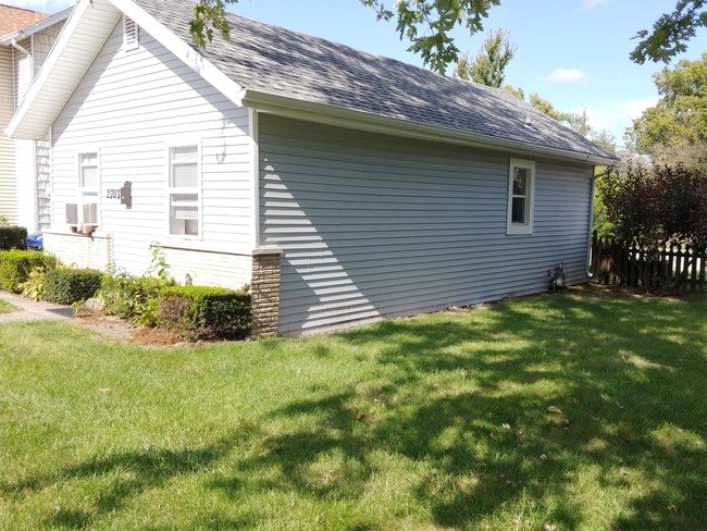 Photo - 2703 New Haven Ave