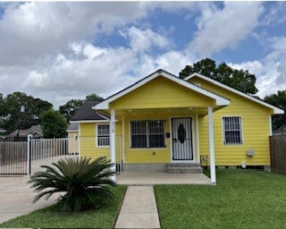 Building Photo - 310 W Houston Ave