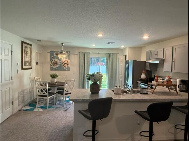 Photo - 400 Krassner Dr