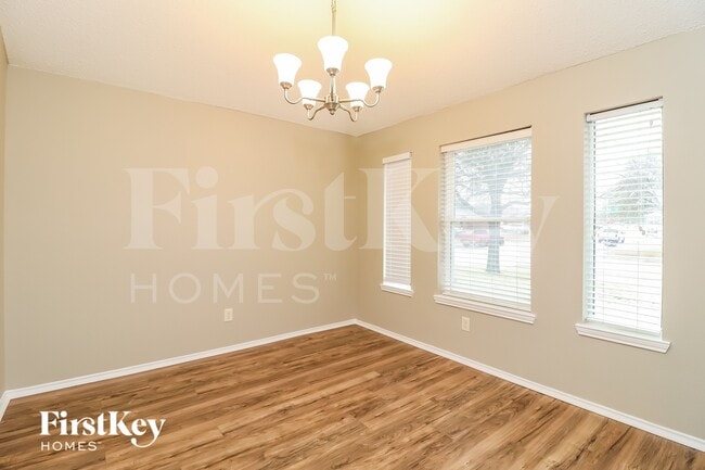 Photo - 729 Ridge Top Dr