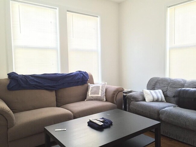 Photo - 19 Marney St Unit 4