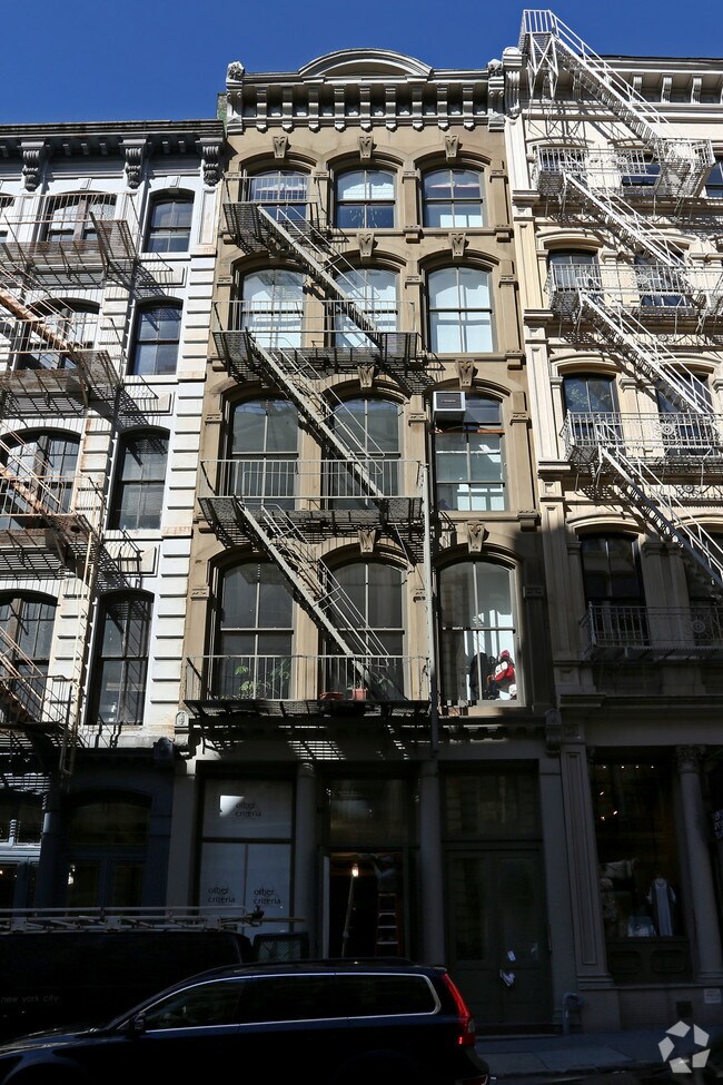 Photo - 458 Broome St