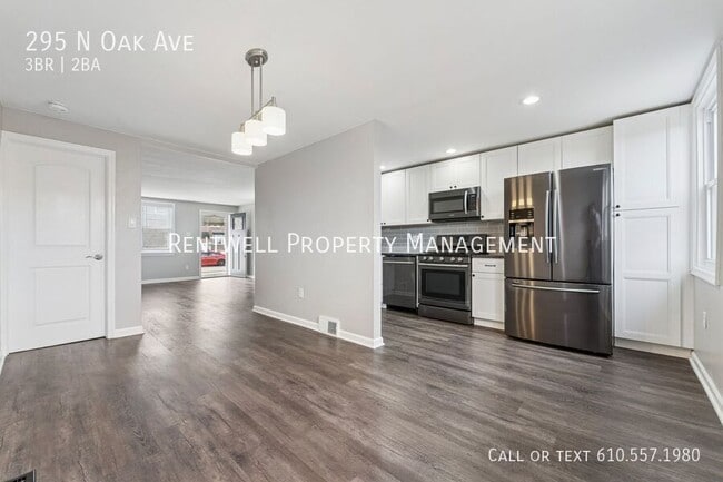 Photo - 295 N Oak Ave