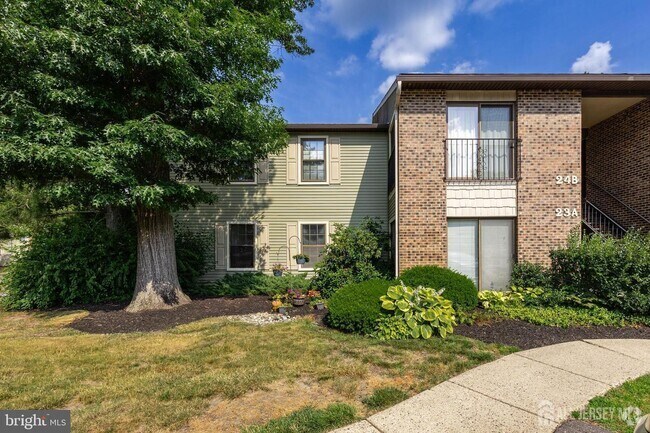Building Photo - 23A W Bluebell Ln Unit A Rental