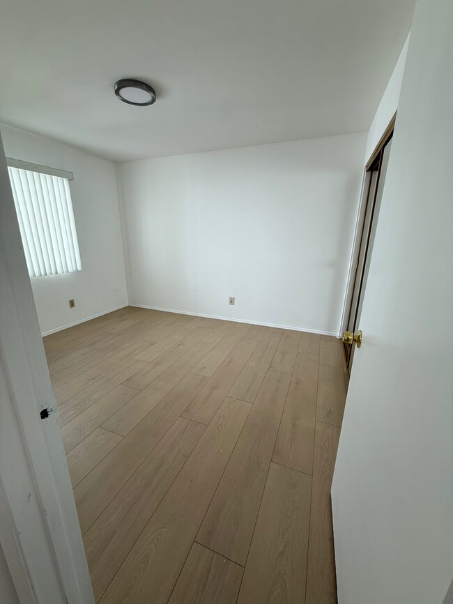 Photo - 231 N Isabel St Unit 8