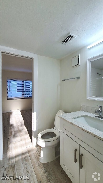 Building Photo - 2610 Providence St Unit 2 Rental